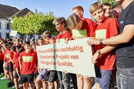 Hier findest du alle spiele im überblick Einwohnerrat Die Eindruckliche Demo Der Fc Aarau Familie Vor Dem Stadion Entscheid