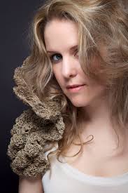 Bära linett utforskande möte mellan tråd och visa