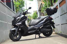 Karena kymco downtown 250i tergolong fun to ride menawarkan posisi duduk yang nyaman, handling sangat nurut dan ditunja. Kymco Downtown 250i Makin Aman Tak Takut Jatuh Bodi Terlindung Part Ini Gridoto Com