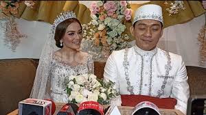 Kegiatan ifan seventeen rekaman single terbarunya. Curhat Ifan Seventeen Baru Seminggu Nikah Seolah Jadi Istri Teraniaya