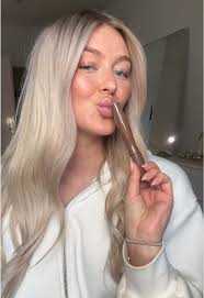 brown mascara vs black which one looks better?!!! #brownmascara #black...