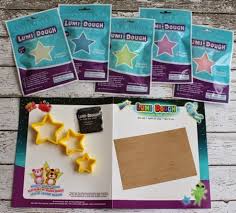 You didn't know that your lumi dough creations could be put on the wall as…» Lumi Dough Glow In The Dark Moldable Dough For Kids Planet Weidknecht