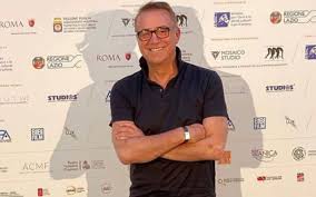 «lorenzo è il più grande dei miei quattro figli, ha 25 anni e vive a casa con me — spiega. Massimo Ghini Il Figlio In Ospedale Polmonite Bilaterale Da Covid