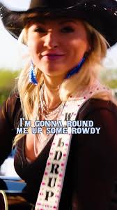 ⭐️ Ain't nothing but a thing. I had to pack all this stuff- everything was  VERY essential for The Voice Top 12 here in California. Especially my New  Orleans Saints Tshirt &