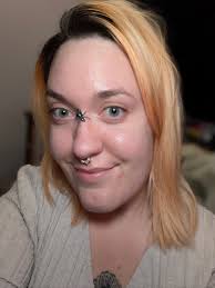 Coloring jumping spiders for anxiety relief