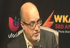 Rafael Bernabe en contra la junta de control