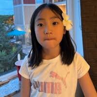 Elizabeth Hui's Instagram, Twitter & Facebook