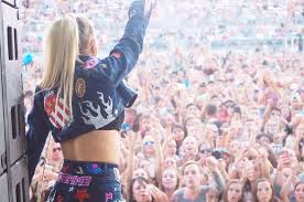 Precious from dermott, ar i love this person her music is so tight. Fergie Premieres New Songs Hungry Feat Rick Ross And You Already Know Feat Nicki Minaj Pm Studio World Wide Music News