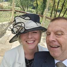 🍂 Bird song, wood chipper sounds, Autumn morning, songwriting 🤎🌲  #lawrenceotago #keilysmithmusic #songwriter #singer #countrymusic  #folkmusic #americana #countryalt