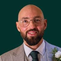 Karl Wakefield's Instagram, Twitter & Facebook