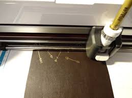 Tuto Pour Dessiner Sur Du Simili Cuir Avec Le Porte Stylo Universel Tutoriel Trucs Et Astuces Stylo