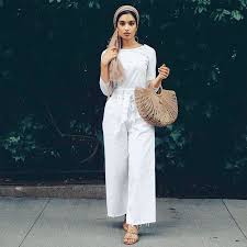 6 Middle Eastern Fashion Girls To Add To Your Instagram Feed Whowhatwear Com Middle Eastern Fashion Middle Eastern Clothing Fashion