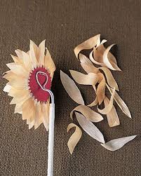 How To Diy Beautiful Corn Husk Flowers Corn Husk Corn Husk Crafts Wooden Flowers