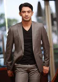 Reza rahadian dan sederet artis indonesia yang sempat menganut agama islam pernah bersekolah berbasis kristen. Biodata Artis Reza Rahadian Lengkap Dengan Agama Dan Foto Terbarunya