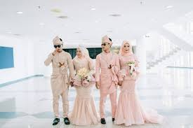 Gambar ini bisa anda download bersama kualitas hd secara gratis disini. Pakej Perkahwinan Lengkap Galeri Busana Pengantin Penambah Seri