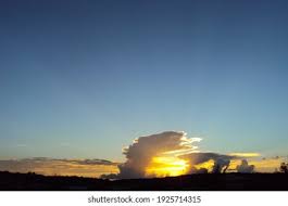 Linda Paisagem Mostra Luz Do Sol Stock Photo 1925714315 Shutterstock