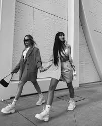 #matchingprofilepics #matchingpfp #pfp #profilepics #profilepicture #aesthetic #aestheticpictures #friends #bestfriends. Aesthetic White And Best Friends Image 7664949 On Favim Com