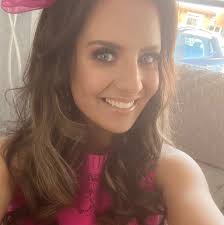 Looking for recommendations of painter/decorator that could wallpaper 1  feature wall in livingroom, ideally in next few weeks ?