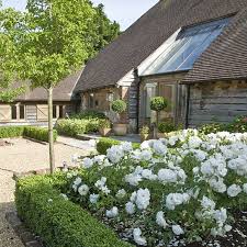 Contemporary Country Courtyard Garden Design In West Sussex For A Recently Converted Barn With Country Garden Design Courtyard Gardens Design Country Gardening