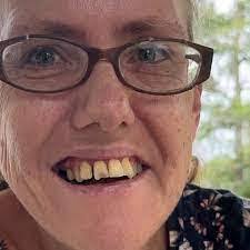 Robin Dendy's Instagram, Twitter & Facebook