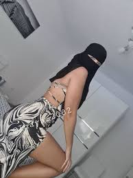 XユーザーのInayaさん: 「Not quite the weather to wear this outdoors, especially in  my Muslim neighborhood... But how does it look? Of course not suitable for  Jummah 😂 Want to see me twerk in