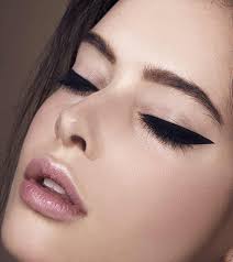 If you want to use winged eyeliner let the wing point to the end of your eyebrow now that you know how to apply eyeliner the only thing left is to choose a look you like and then go for it. How To Apply Eyeliner For Beginners Step By Step Tutorial And Tips