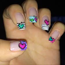Los muñecos para la tarta que tenemos son de las mejores marcas. Corazones Unas Decoradas Con Munecos Manicura De Unas Manicura