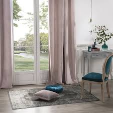 On aime son soyeux, sa légèreté et on apprécie sa grande qualité. Rideau Occultant Velours Rose 140x260 Cm Deco Kalico