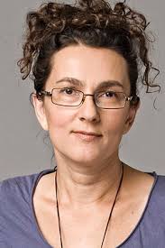 לסגור את סיירת מטכ"ל... צריך לפרק את הצורה ליחידה הזאת... מפלגה בתוך  הצבא..." נשבע לכם שזה מה שעירית לינור הכסילה צייצה. תראו, אני לא קובע למי  צריך לפרק את הצורה, ואם בכלל