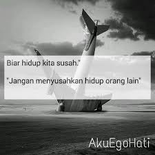 Jadilah dirimu sendiri tanpa menyusahkan orang lain. Sofeavarsonx Twitter