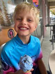 Erin Skyles's Instagram, Twitter & Facebook