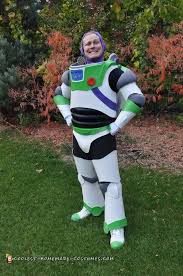 It's a little more complicated than finding jeans at the thrift store. 50 Awesome Homemade Buzz Lightyear Costumes