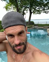 Dan Pool's Instagram, Twitter & Facebook