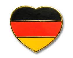 Offiziell angenommen wurde die deutsche flagge mit schon bei der wm im eigenen land tauchten autowimpel ebenso auf wie großflächige. Herz Pins Deutschland Flagge Pins Spezial Promex Shop Flaggen Und Fahnen
