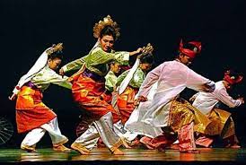 Namun yang kami tampilkan di bawah adalah jenis tari yang sudah sangat populer dan terkenal dari tiap daerah. Tari Zapin Poster Tarian Penari Gambar