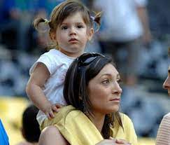 The announcement came two days after gattuso coached his final game with napoli and after giuseppe iachini's contract was not renewed by fiorentina. Chi E Monica Romano La Moglie Di Gennaro Gattuso Bigodino
