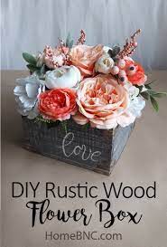 Regalare rose confezionate in scatola da rendere indimenticabile ogni giorno della persona che ami regalagli una confezione speciale con rose del colore che vuoi , per chi li riceve. Scatola Di Fiori In Legno Rustico Fai Da Te Home Decor