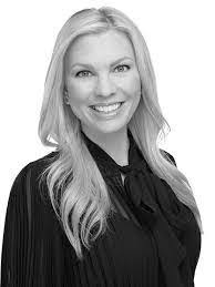 Sidney Curry's Instagram, Twitter & Facebook