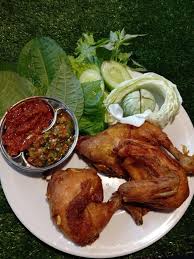 Sebenarnya, banyak resep ayam goreng yang bisa anda cari di internet atau buku masakan. Ayam Goreng Kampung Ngamplang Posts Facebook