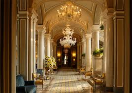 The whole complex is located in cernobbio, on the shores of lake como, and currently hosts wealthy visitors as well as world famous celebrities. Villa D Este Lake Como Luxury 5 Star Hotel