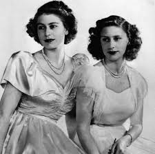 Margarete tudor, die schwester von henry viii., war in erster ehe mit james iv, könig von schottland, verheiratet. Prinzessin Margret Die Bilder Ihres Lebens Neuigkeiten Royals Prinzessin Elizabeth Konigin Elisabeth Prinzessin Margaret