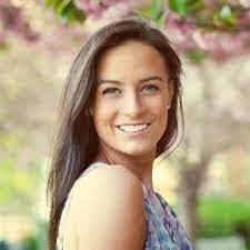 Leigh Winters's Instagram, Twitter & Facebook