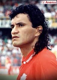 CumpleañosEscarlata 1970. El Diablo Etcheverry. Marcó 6 goles. 1988. Juan  Camilo Angulo. Lleva 7 goles. ¡Felicidades!
