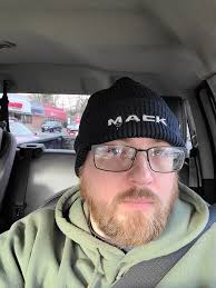 How many people keep snakes, reptiles, amphibians, or invertebrates as pets?