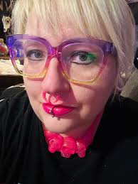 Where is the best place to get good quality vampire fangs? Ones that would  feel natural