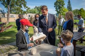 Wyświetl profil użytkownika zygmunt rafał trzaskowski na linkedin, największej sieci zawodowej na świecie. Rafal Trzaskowski On Twitter 3 Strefy Dla Dzieci I Mlodziezy Klub Malucha Sale Komputerowe Sala Teatralno Choreograficzna I Konferencyjna Kuchnia Sala Zabaw Oraz 2 Ogolnodostepne Fablaby Filmowy I Stolarski Taka Bedzie Od