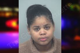 Emely Cordero's Instagram, Twitter & Facebook