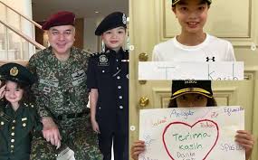 Raja azlan muzzaffar shah masih mempunyai nenda tercinta iaitu raja permaisuri perak yang ke 34, tuanku siti bainun binti mohd ali yang merupakan isteri kepada almarhum sultan azlan muhibbuddin shah. Raja Permaisuri Perak Buka Akaun Instagram Muat Naik Foto Anakanda Ucap Terima Kasih Petugas Barisan Hadapan Gempak