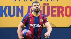 Arjantinli golcü ile 2 yıllık sözleşme imzalanırken, oyuncunun sözleşme fesih bedeli de 100 milyon euro olarak belirlendi. Sergio Aguero Agrees Two Year Deal With Barcelona