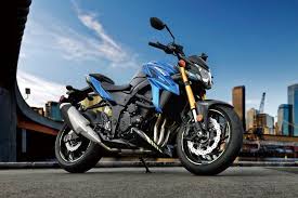2021motorcyclemodels Motorcycle News 2021 Adventure 2021 Suzuki Gsx S750 Guide 2021 Suzuki Gsx S750 Born On The Race Track R In 2020 Suzuki Gsx Motorcycle Gsx